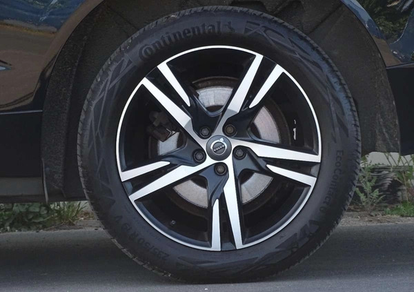Volvo XC 60 cena 134900 przebieg: 143000, rok produkcji 2018 z Skarszewy małe 254